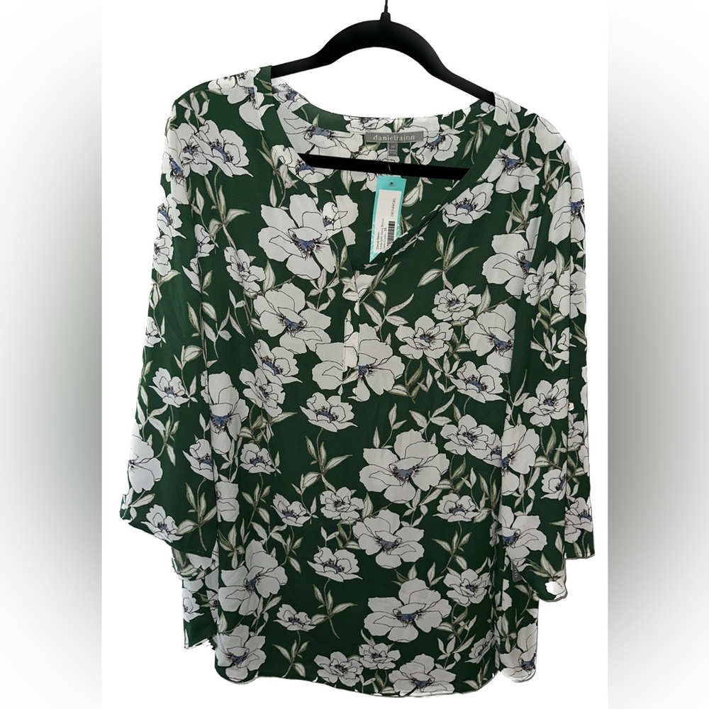 NWT-Daniel Rainn Split Neck Blouse 2X